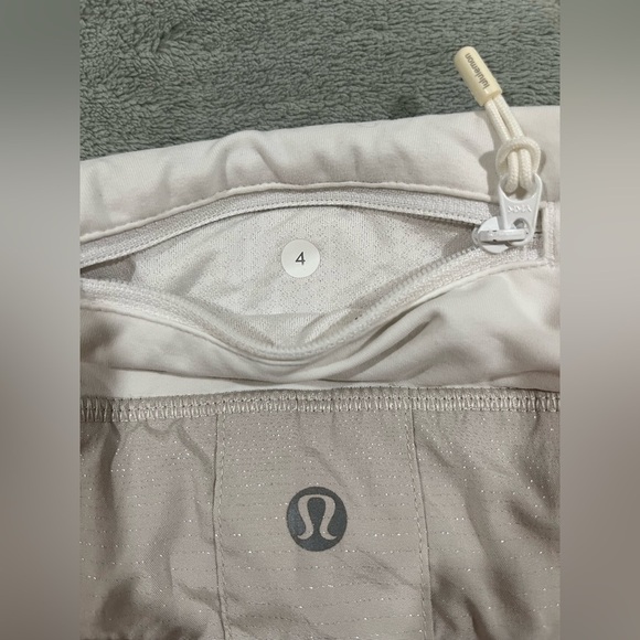 Lululemon skirt - Picture 3 of 4